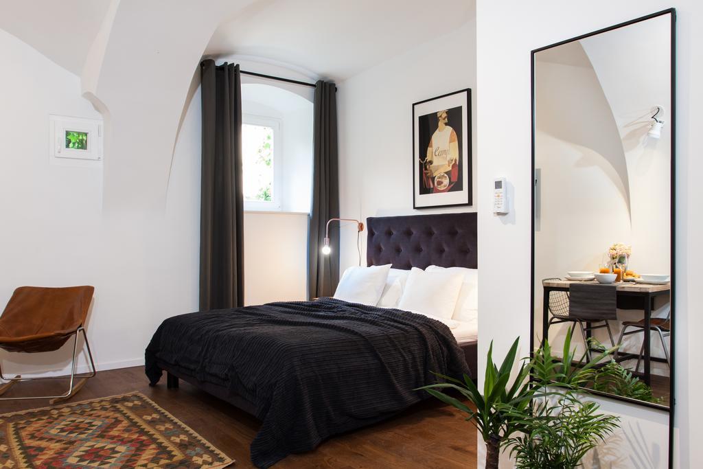 Irundo Zagreb - Old Town Apartments Buitenkant foto